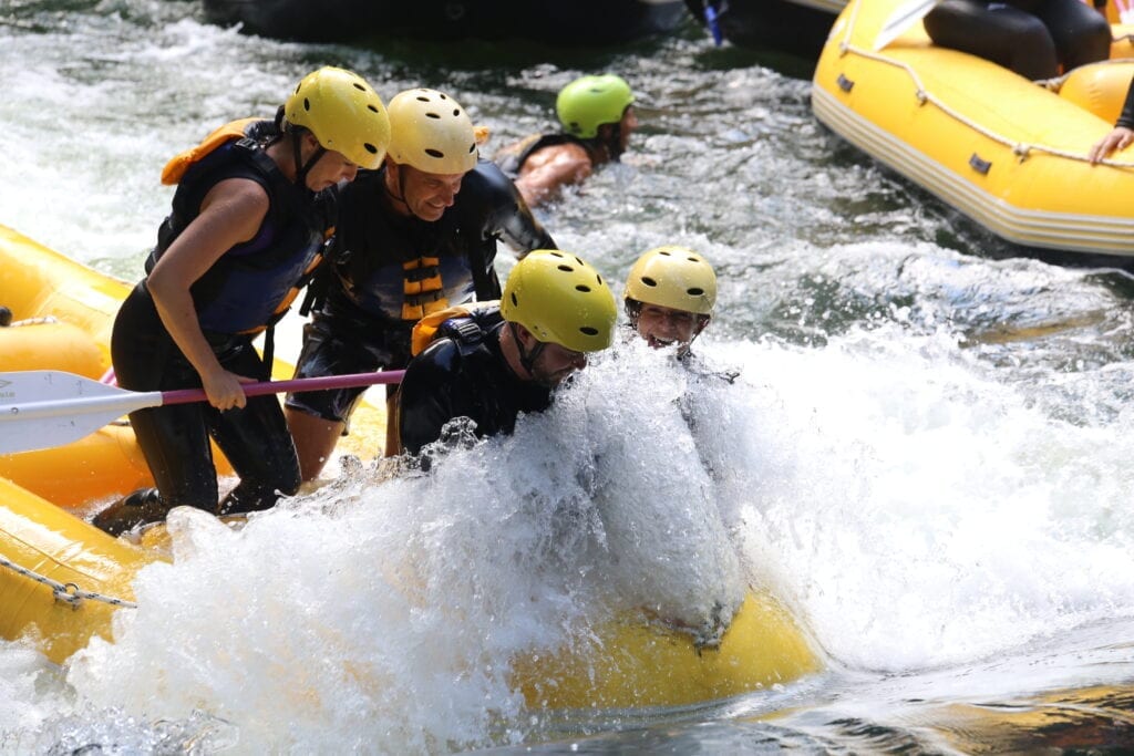 LoveYaGuts Travel White Water Rafting in Rotorua