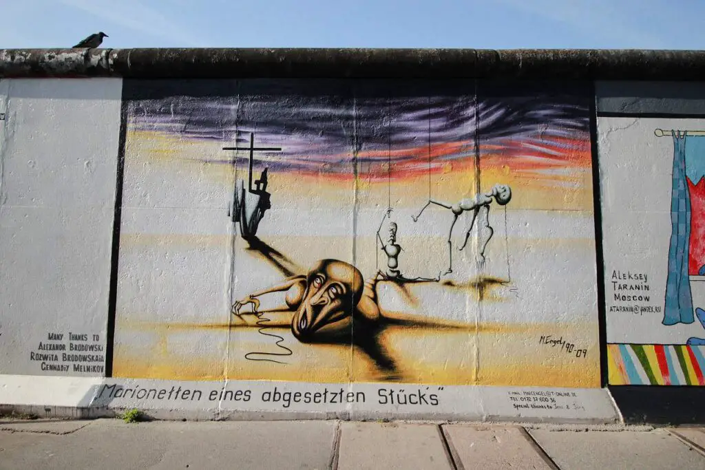Artwork on the Berlin Wall: Skeletons