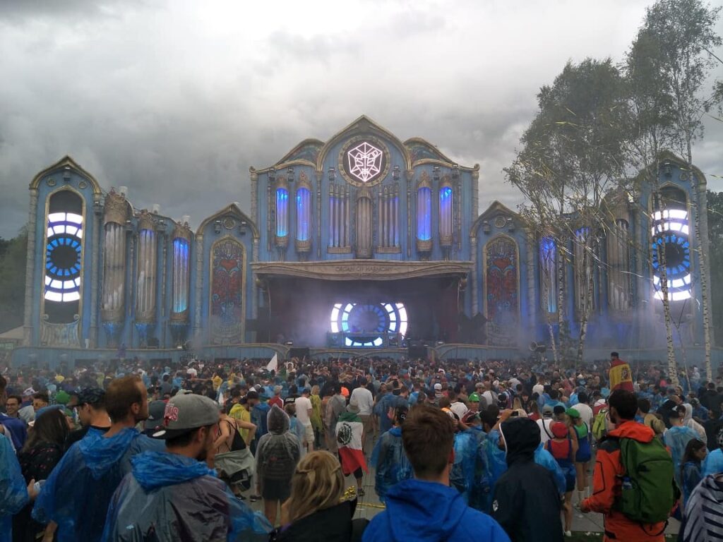 Ultra Music Festival Croatia 8 The Organ of Harmony sage at Tomorrowland, full of a crowd of people